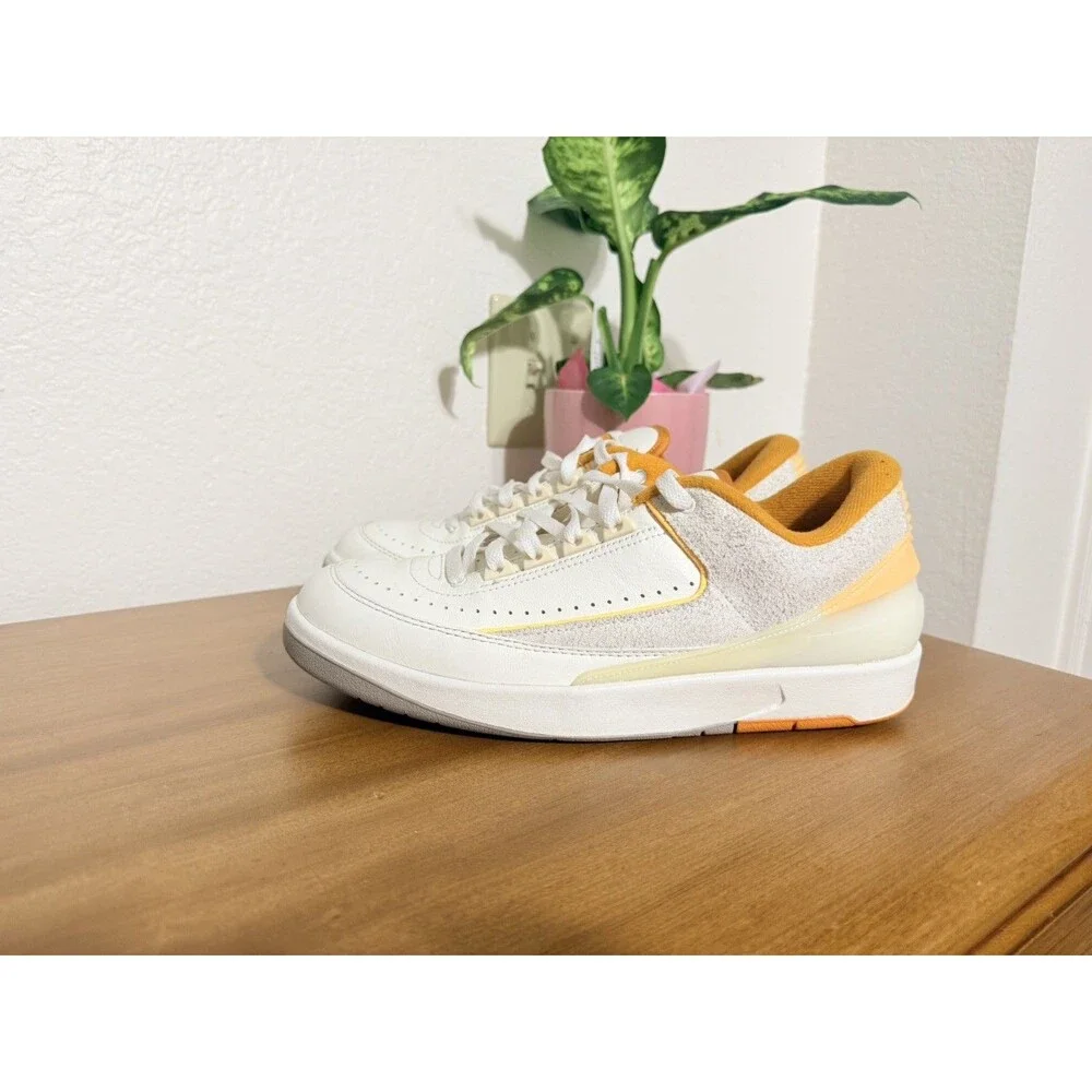 Jordan Air Jordan 2 Retro Low Melon Tint White Orange Leather Size 9 Men’s